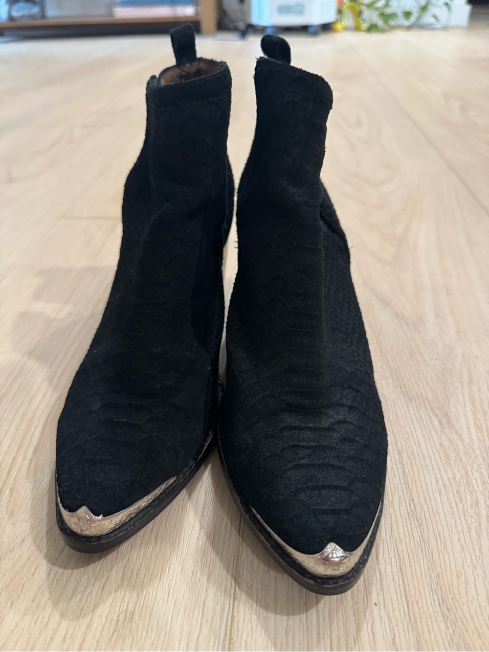 Jeffrey Campbell Black Suede Pointed Toe Ankle Boots Metallic Toe Cap Size 8.5